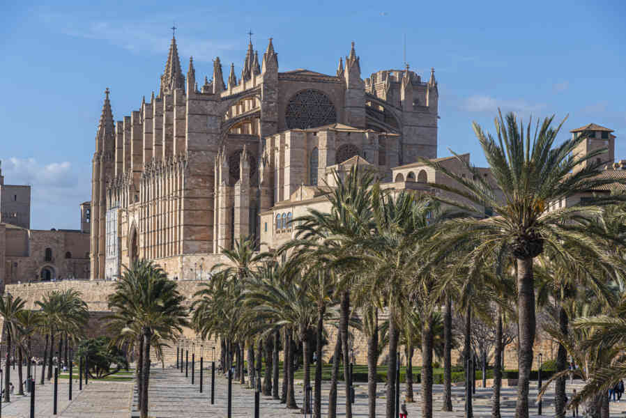 Mallorca - Palma 006 - catedral-basílica de Santa Maria de Mallorca.jpg